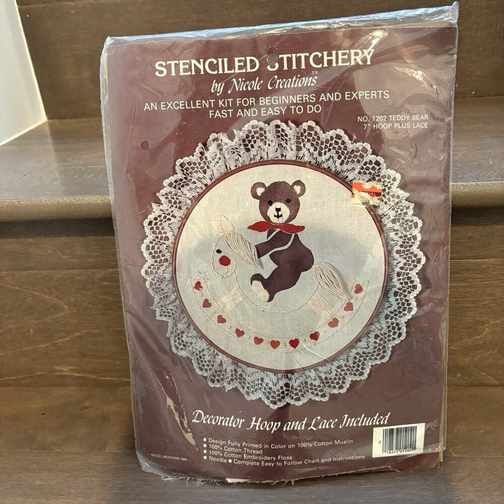 Vintage Teddy Bear Embroidery‎ Kit Stenciled Stitchery Nicole Creations 1985 NEW
